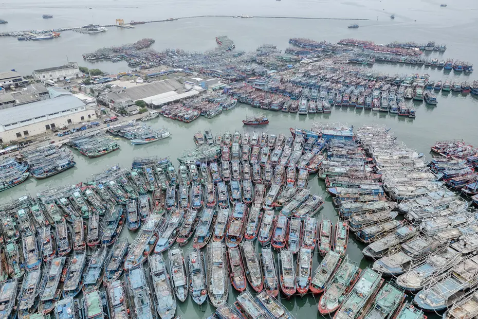 2 binden fazla tekne limana yanaştı. Deniz trafiği hareket edemez hale geldi