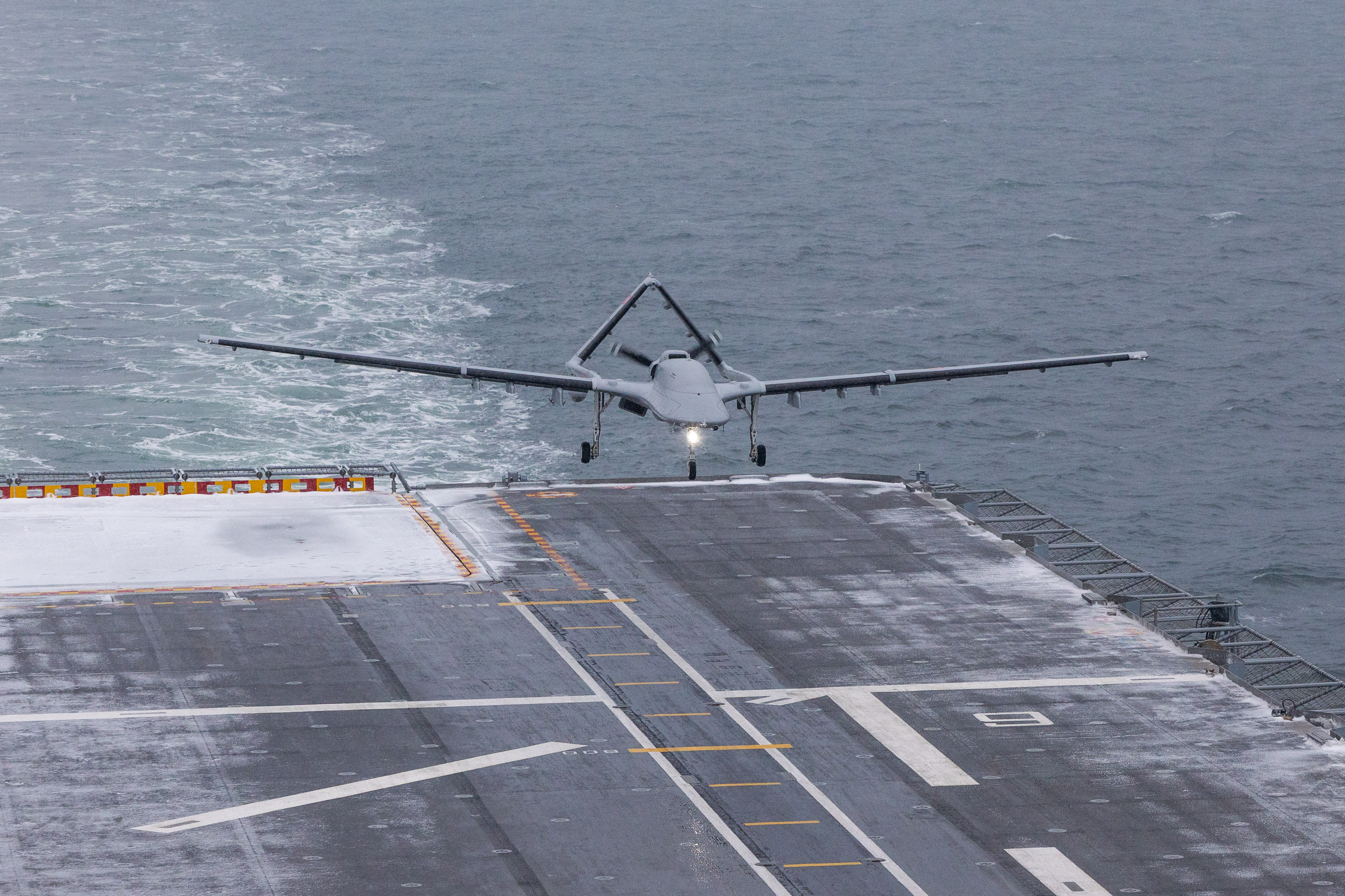 Bayraktar TB3 SİHA'dan zorlu hava koşullarında başarılı uçuş