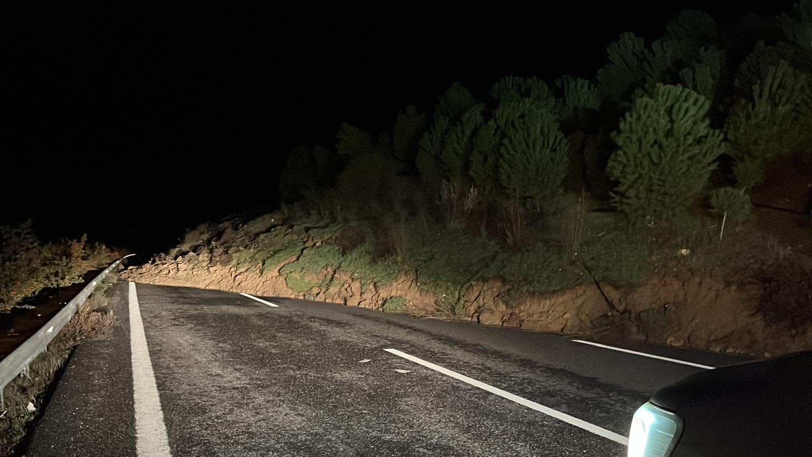 İstanbul-İzmir Otoyolu heyelan nedeniyle ulaşıma kapatıldı