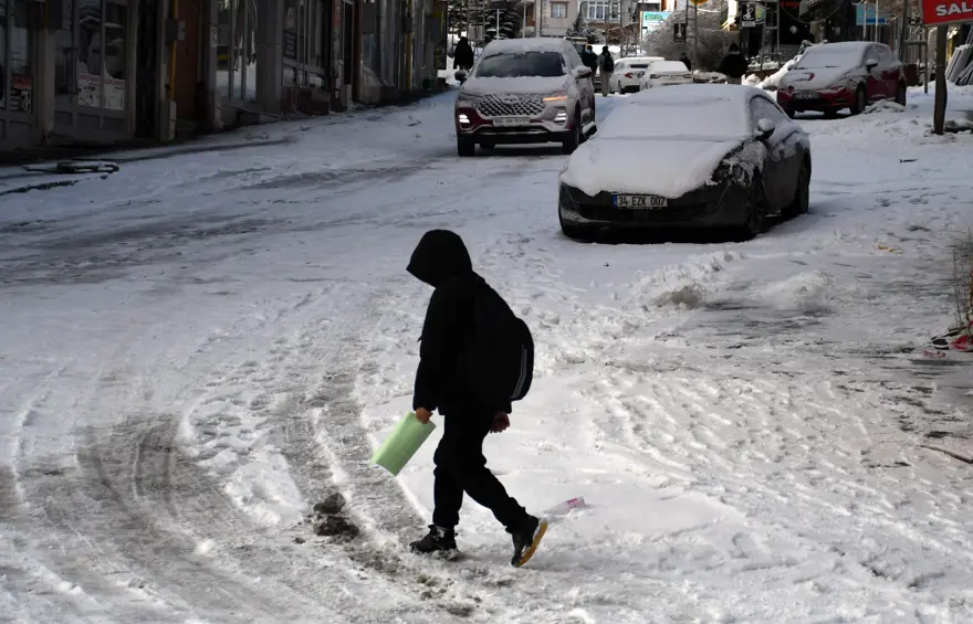 Kış geri geliyor. Hava 9 derece birden soğuyacak 6