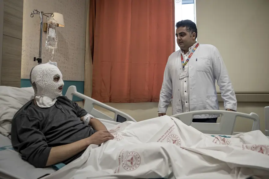 İKİNCİ DERECE YANIK OLUŞTU 1 İKİNCİ DERECE YANIK OLUŞTU 1