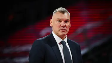 ABD ve İsrail'in İran'a operasyonu, basketbolu vurdu. Fenerbahçe Beko başantrenörü Jasikevicius, Dubai'de mahsur kaldı