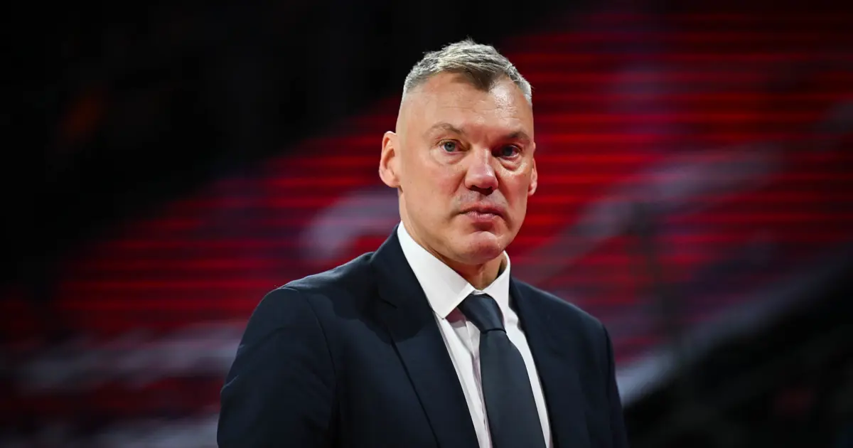 ABD ve İsrail'in İran'a operasyonu, basketbolu vurdu. Fenerbahçe Beko başantrenörü Jasikevicius, Dubai'de mahsur kaldı