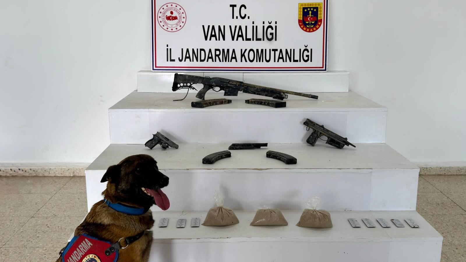 Van’da uyuşturucu operasyonu. Kilolarca yakalandı