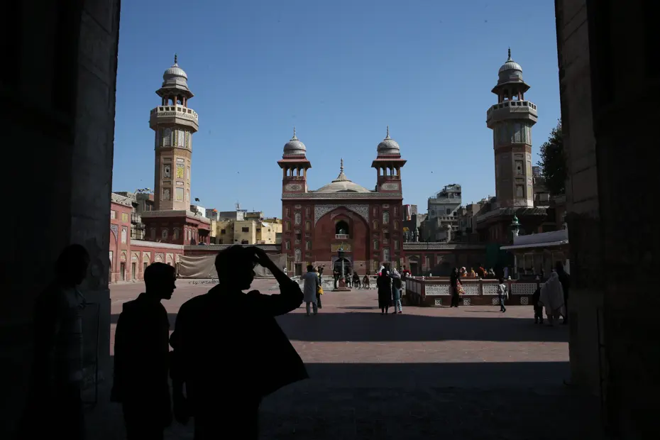 Babürlerin izlerini taşıyor. 300 yıldır ayakta