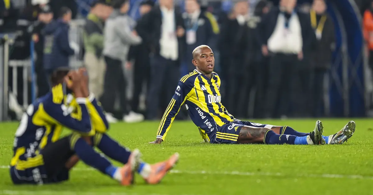 Fenerbahçe taraftarı 90+11'de yıkıldı, "Hayal kırıklığının başkenti"