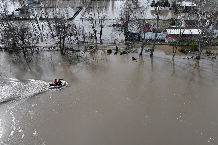 Edirne'de kırmızı alarm sonrası normale dönüş. Tehlike seviyesi turuncuya düşürüldü 1