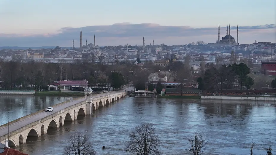 Edirne'de kırmızı alarm sonrası normale dönüş. Tehlike seviyesi turuncuya düşürüldü