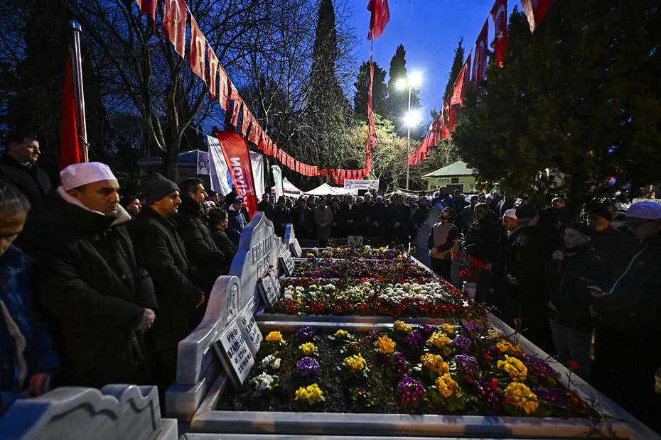 Necmettin Erbakan mezarı başında anıldı