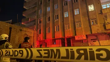 Kolonlarından ses geldi, 8 katlı bina boşaltıldı