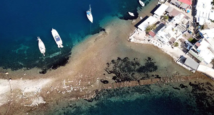 Bodrum'da deniz çekildi, tarihi kalıntı ortaya çıktı 1