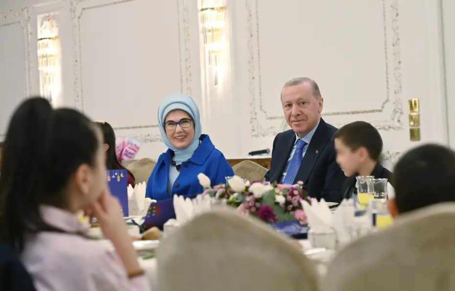 Cumhurbaşkanı Erdoğan, devlet himayesindeki çocuklarla iftarda bir araya geldi