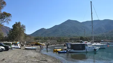 Marmaris'te deniz suyu çekildi