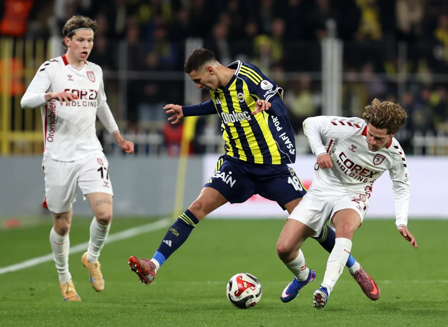 "Tedesco denemeye devam ediyor, dün şanslıydı" Spor yazarları Fenerbahçe için ne dedi? 1 "Tedesco denemeye devam ediyor, dün şanslıydı" Spor yazarları Fenerbahçe için ne dedi? 1