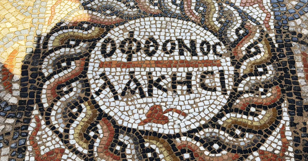 Antalya'da dikkat çeken keşif. Bin 500 yıllık tarihte "Kıskanan çatlasın" yazıyor