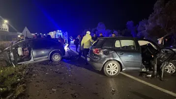 İzmir'de otomobil kazasında 4 kişi yaralı