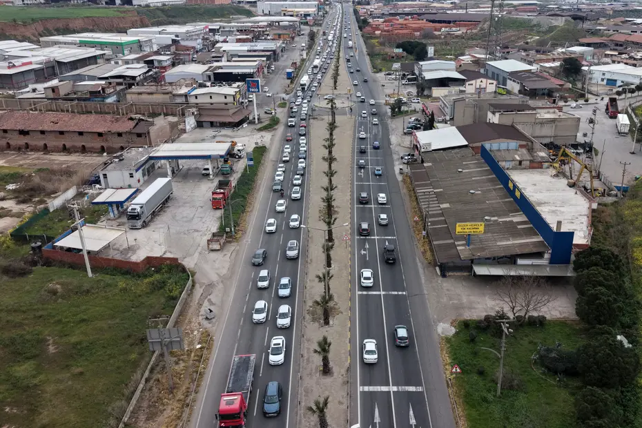 Trafiğe bayram ayarı: Yola çıkmaları yasaklandı
