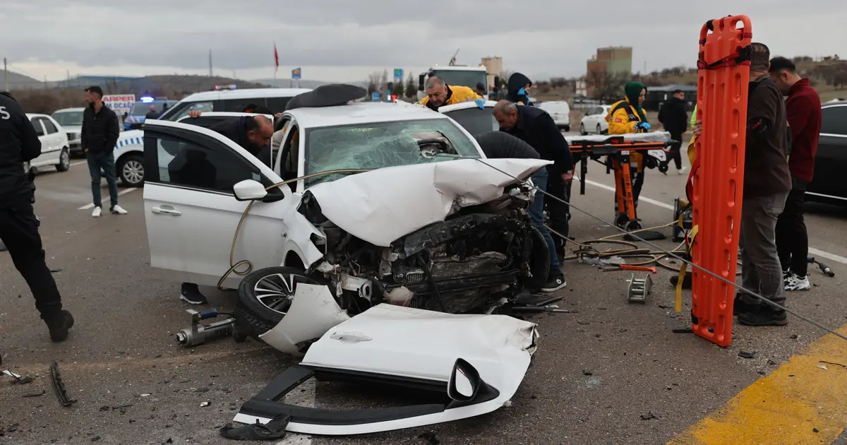 Nevşehir'de zincirleme kaza. 2 ölü, 7 yaralı
