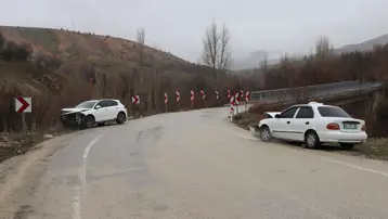 Elazığ'da iki araç çarpıştı: Dokuz yaralı