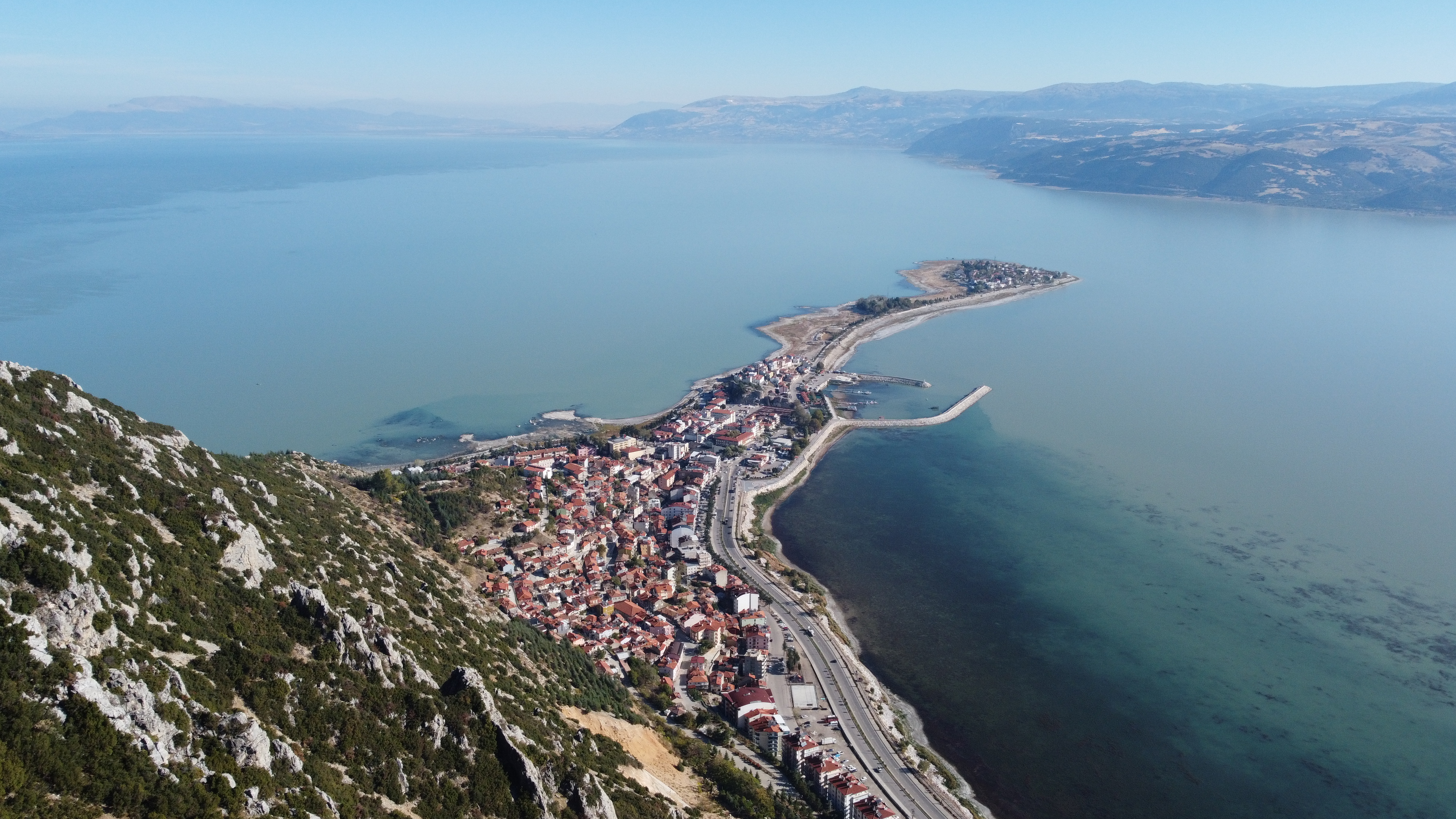 Lidyalılar tarafından kurulduğu biliniyor. ''Sakin şehir'' bayramın popüler noktası oldu