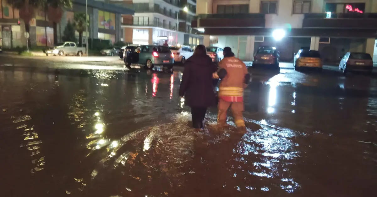 Hatay'ı sağanak yağış vurdu