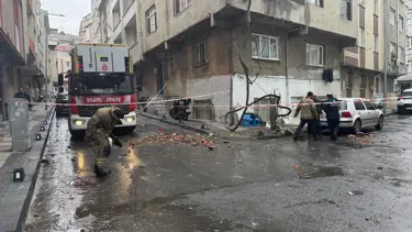 Bağcılar'da bina çatısında çökme