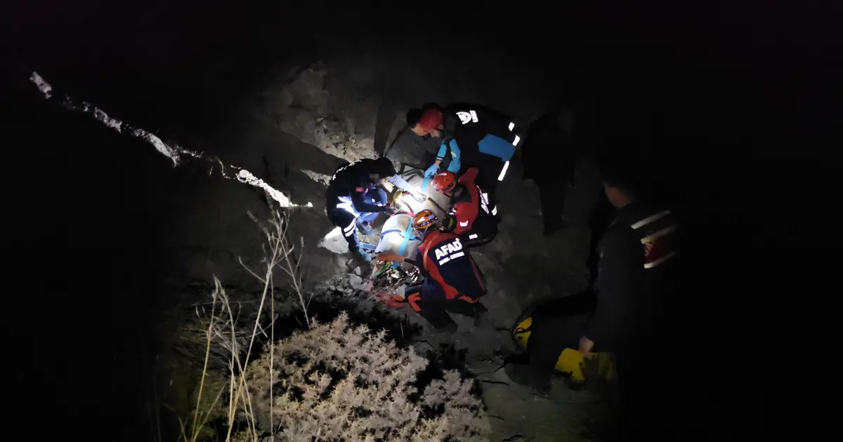 Mantar toplarken 250 metrelik uçuruma düştü