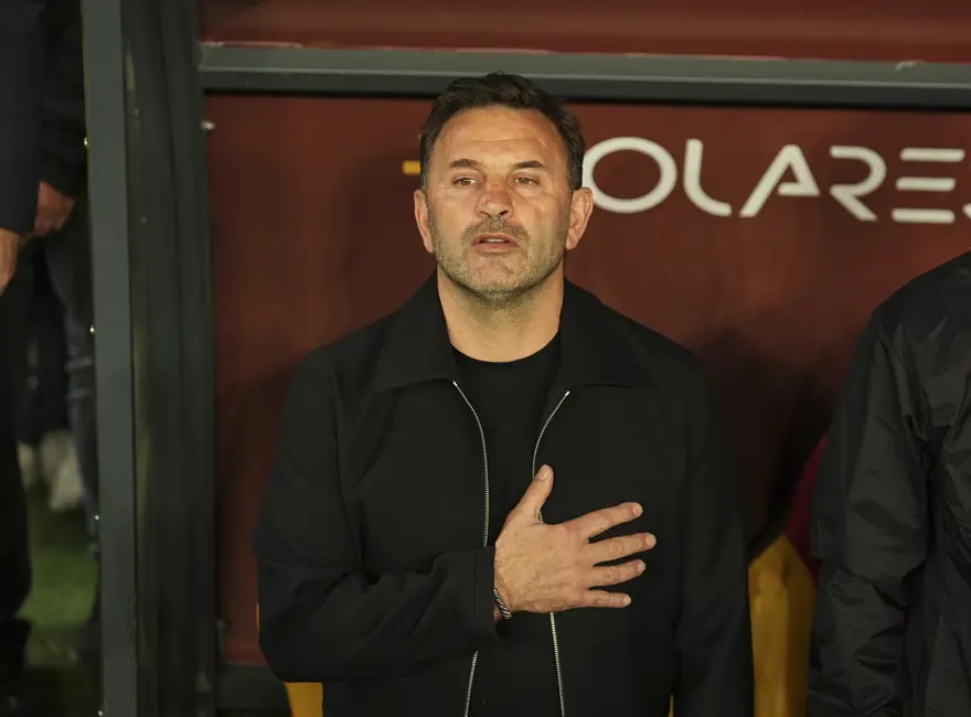 "İçerideki haini ya da hainleri bulacağız" diyen Okan Buruk'tan idman hükümı 