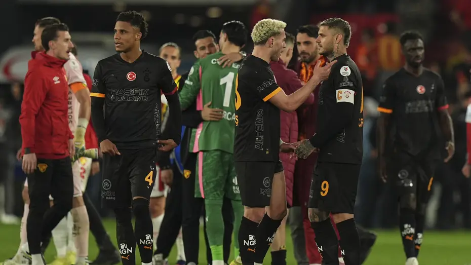 Galatasaray'da zafer sonrası yıldız ismin ayrılığını açıkladı. 
