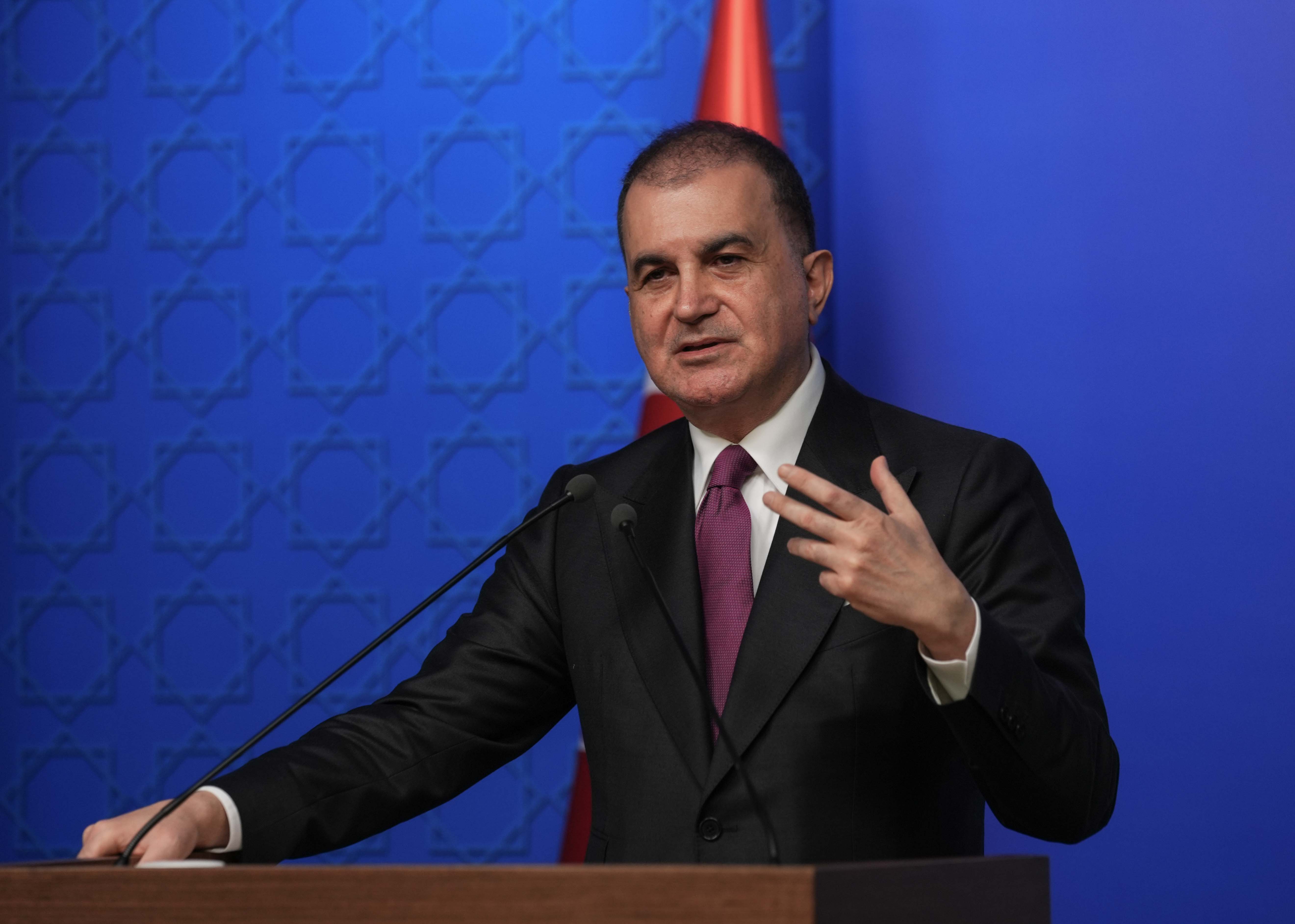 Ömer Çelik: Barış görüşmeleri devam etmeli 