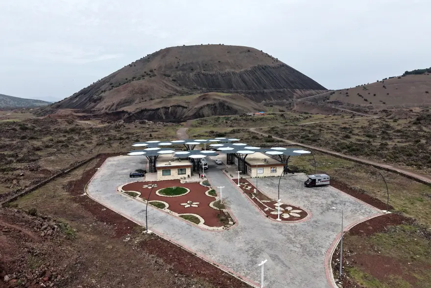 ''Yanık ülke'' olarak biliniyor. En son 12 bin yıl önce aktifti 1