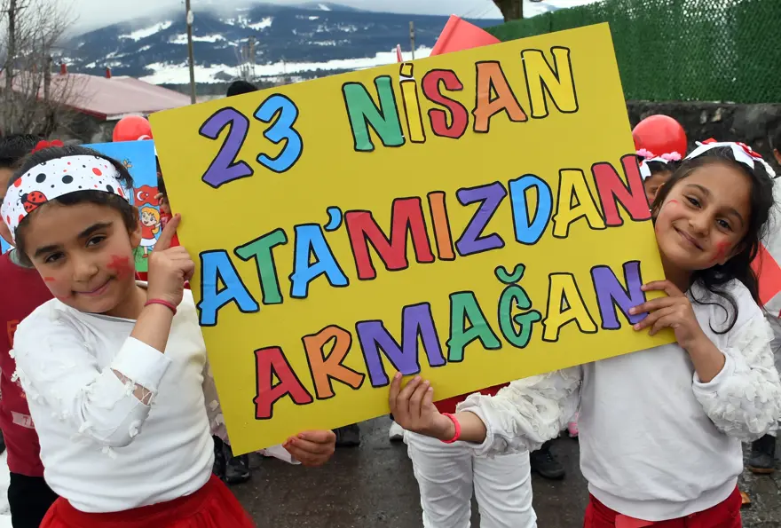 KARS'TAKİ ÖĞRENCİLERDEN ANLAMLI VE DUYGUSAL YÜRÜYÜŞ 8