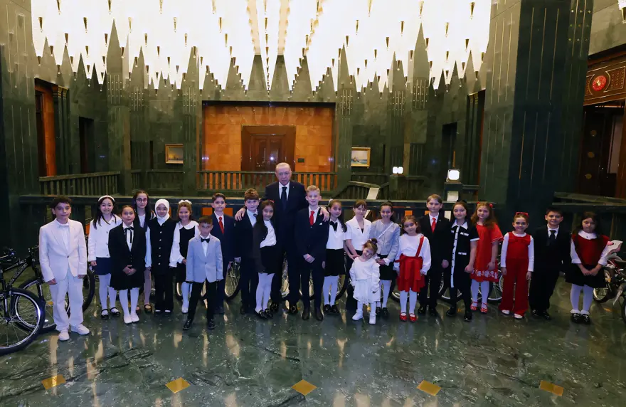 Cumhurbaşkanı Erdoğan çocuklarla buluştu 3