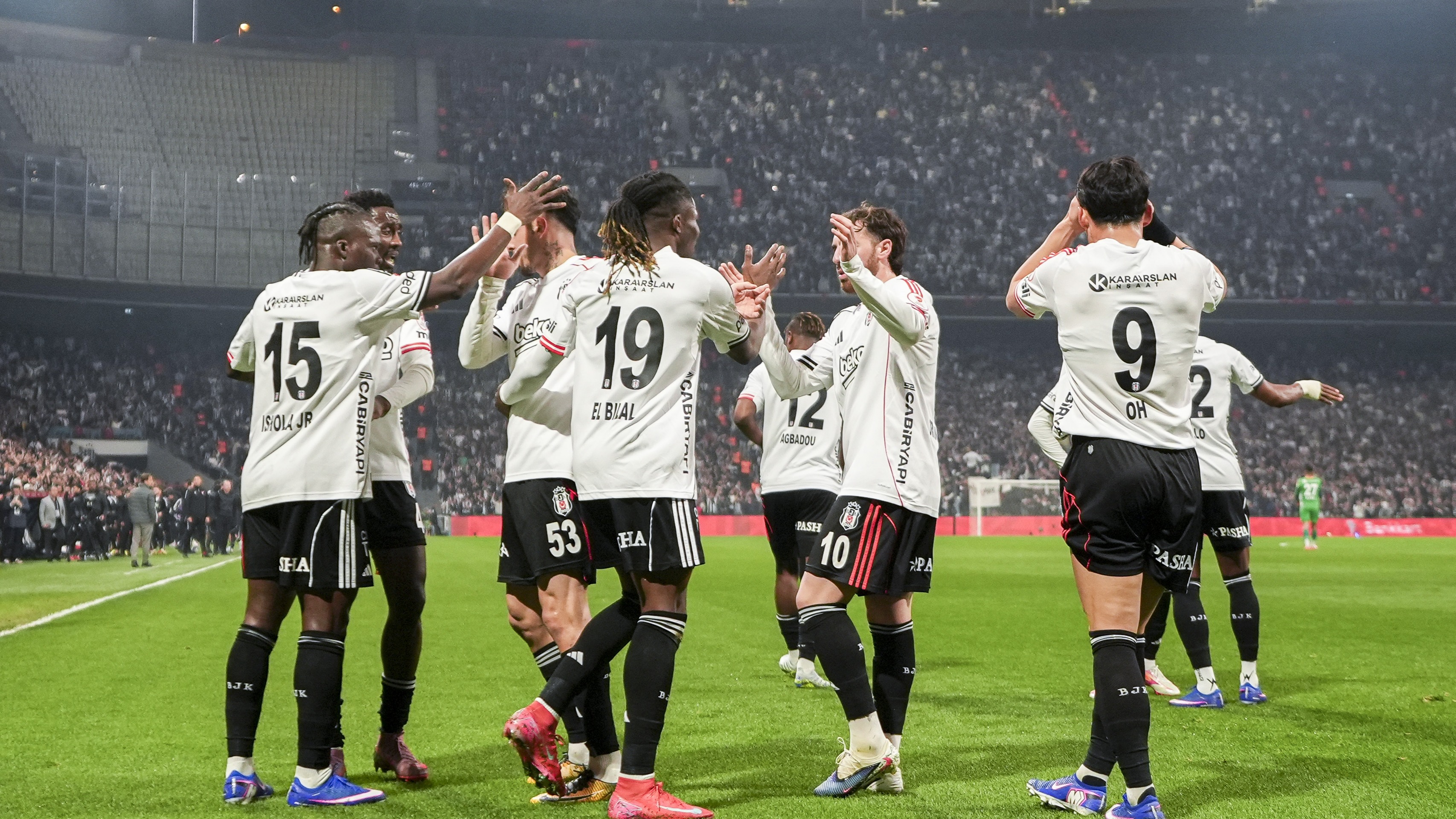 Beşiktaş, Alanyaspor'u kupanın dışına itti ve yarı finale yükseldi