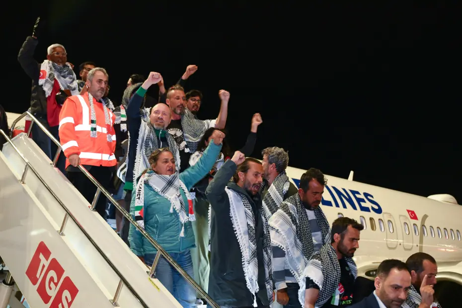 İsrail alıkoymuştu. Sumud Filosu'ndaki 59 aktivist İstanbul Havalimanı'na indi