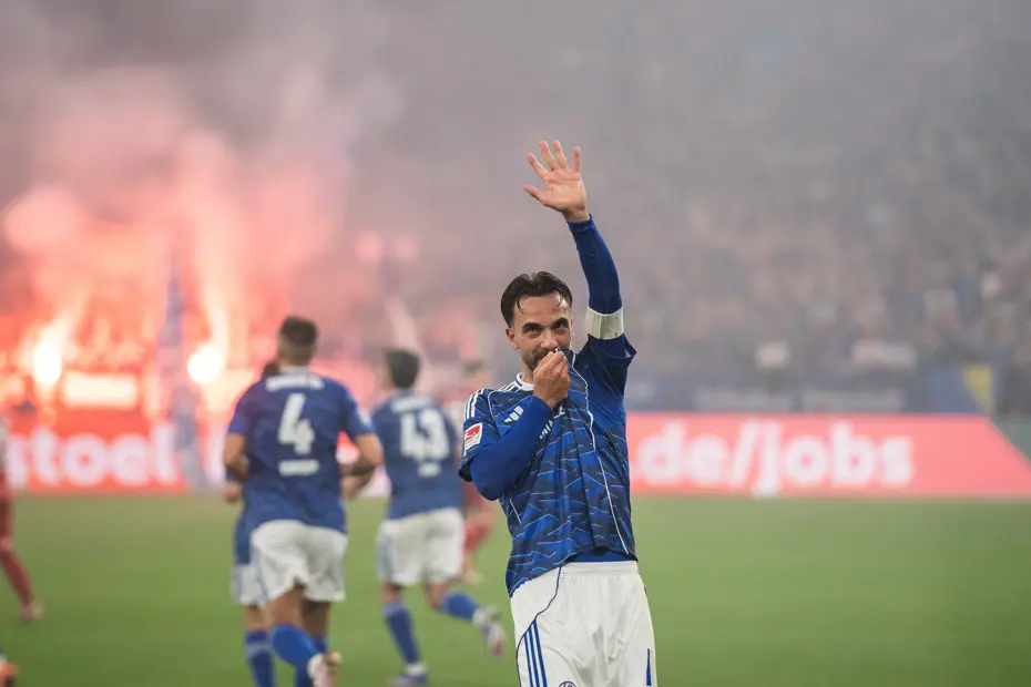 Kenan attı, Schalke Bundesliga'ya döndü