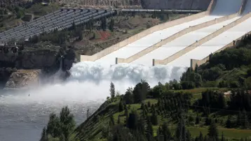 7 yıl sonra bir ilk: Keban Barajı'nın kapakları açıldı