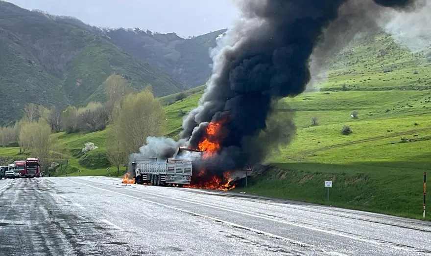 Bitlis'te feci kaza. İki sürücü de hayatını kaybetti 1