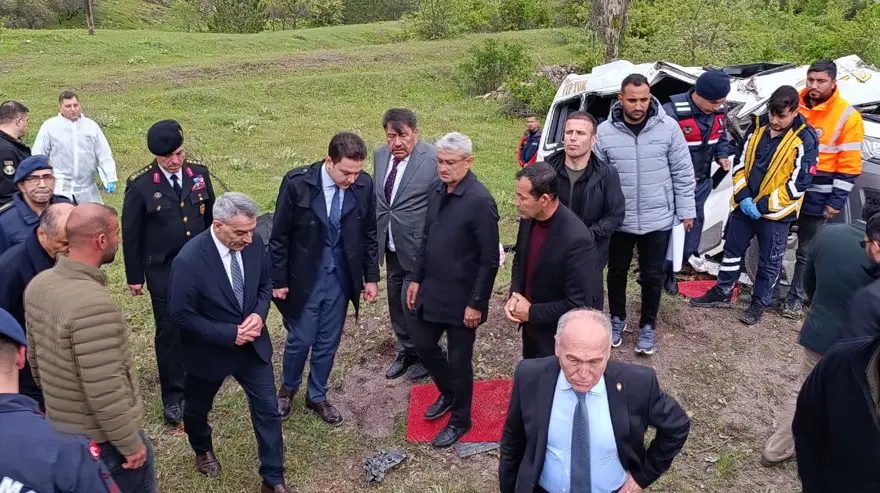 Okul servisi faciası. 2'si öğrenci 3 kişi hayatını kaybetti 3