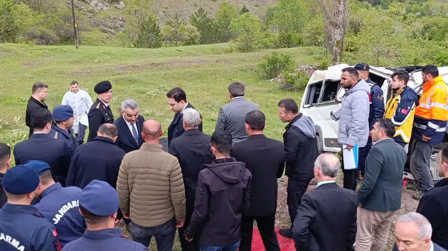 Okul servisi faciası. 2'si öğrenci 3 kişi hayatını kaybetti 4