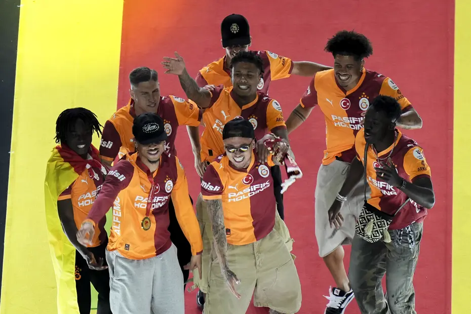 Galatasaray'da üç yıldıza veda. Kasımpaşa maçında son kez sahaya çıktı