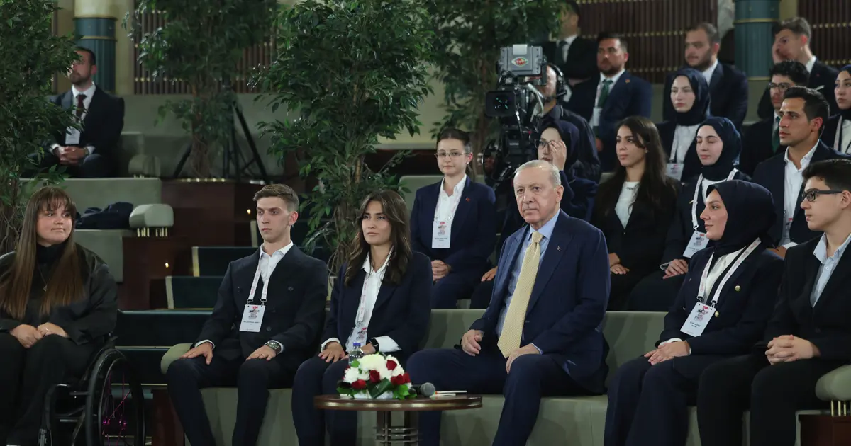 Beştepe'de gençlerle buluşma. Cumhurbaşkanı Erdoğan: Sosyal medya en büyük sorun