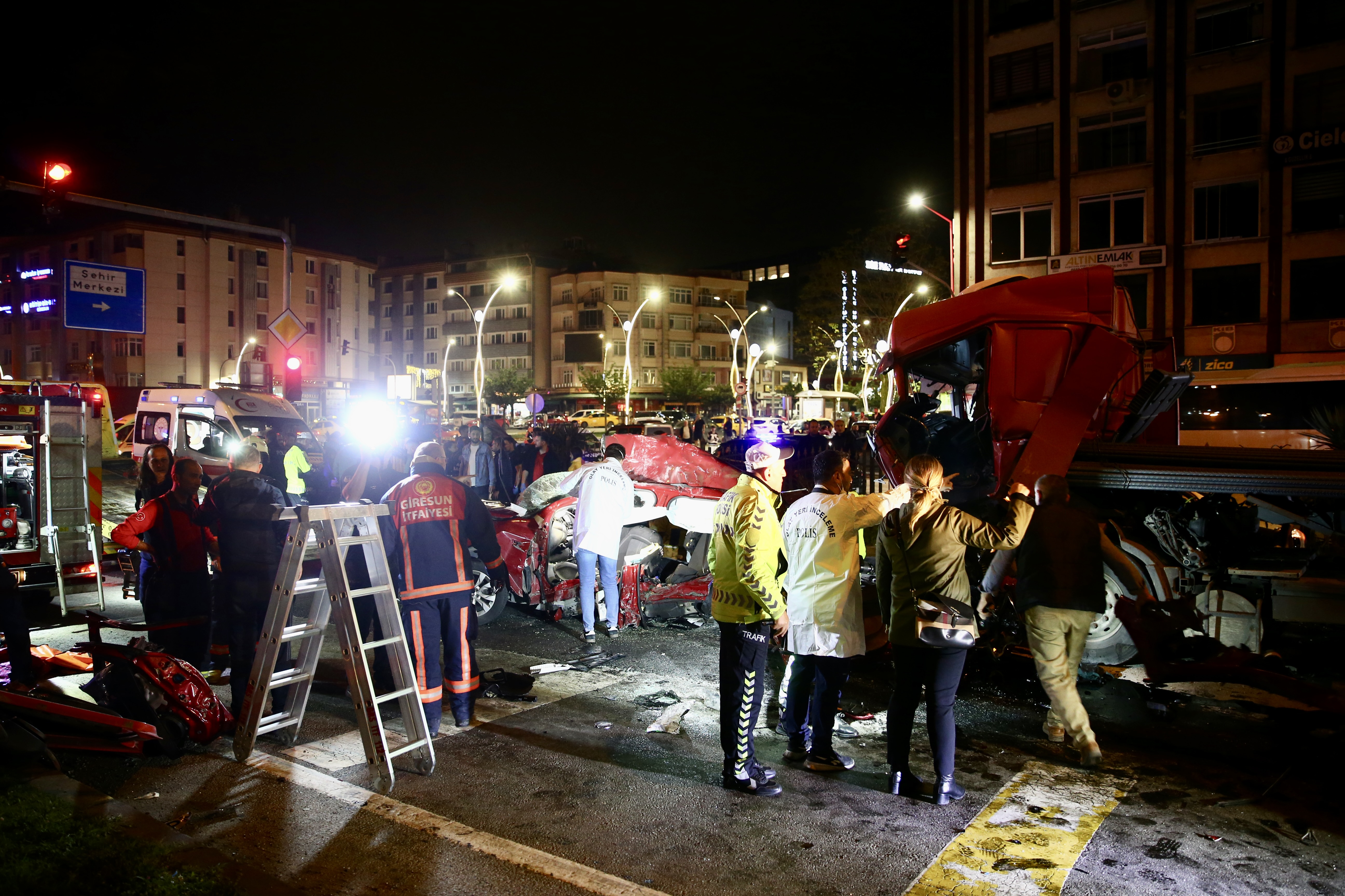 Giresun'daki katliam gibi kazada sürücünün uyuduğu düşünülüyor