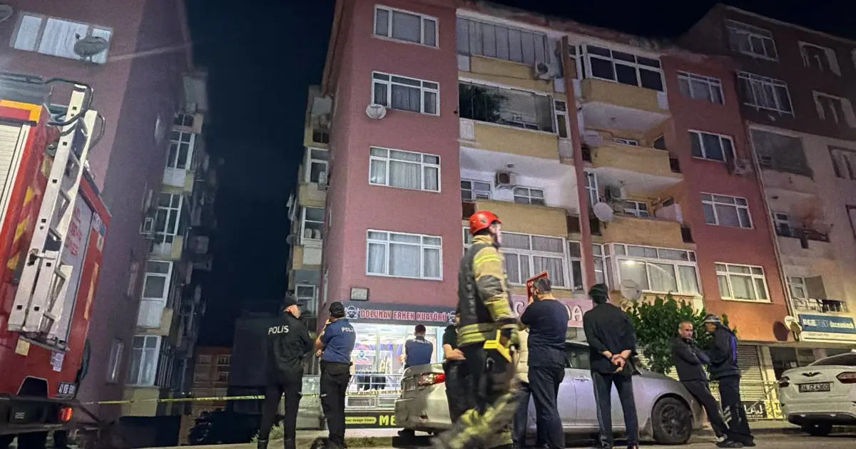 Kolonlarından ses geldi, 7 katlı bina boşaltıldı