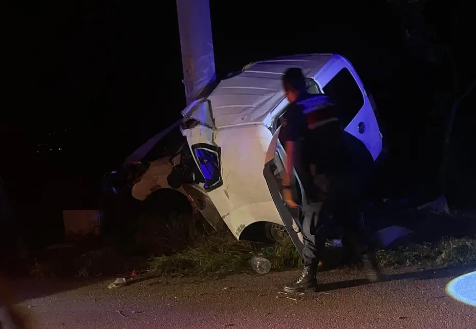 Direğe çarpan araçta 2 ölü, 2 yaralı