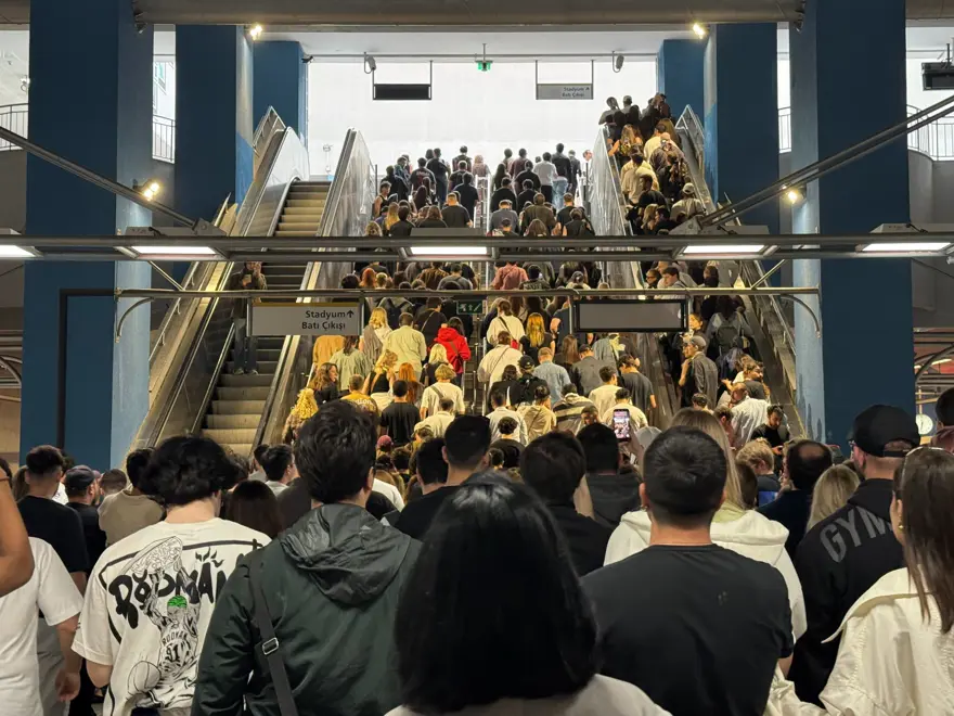 METRODA İZDİHAM YAŞANDI 2