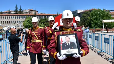 Şehit jandarmaya gözyaşlarıyla veda gorsel