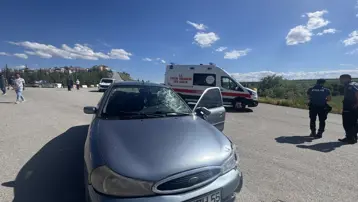 Otomobille çarpışan motosikletin sürücüsü öldü