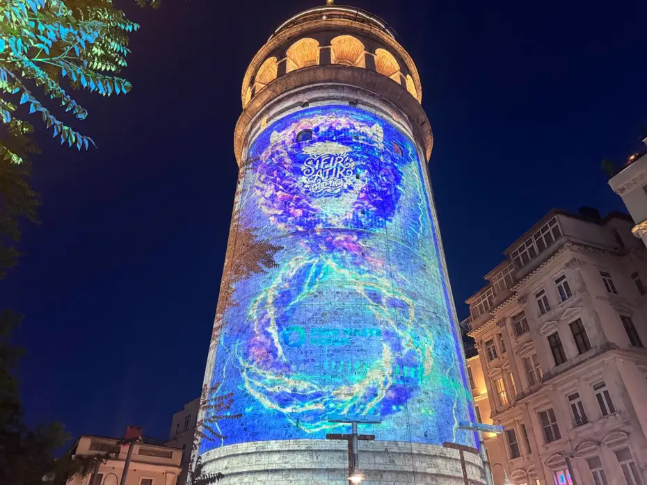 Sıfır Atık Haftası kapsamında Galata Kulesi'nde mapping gösterisi yapıldı