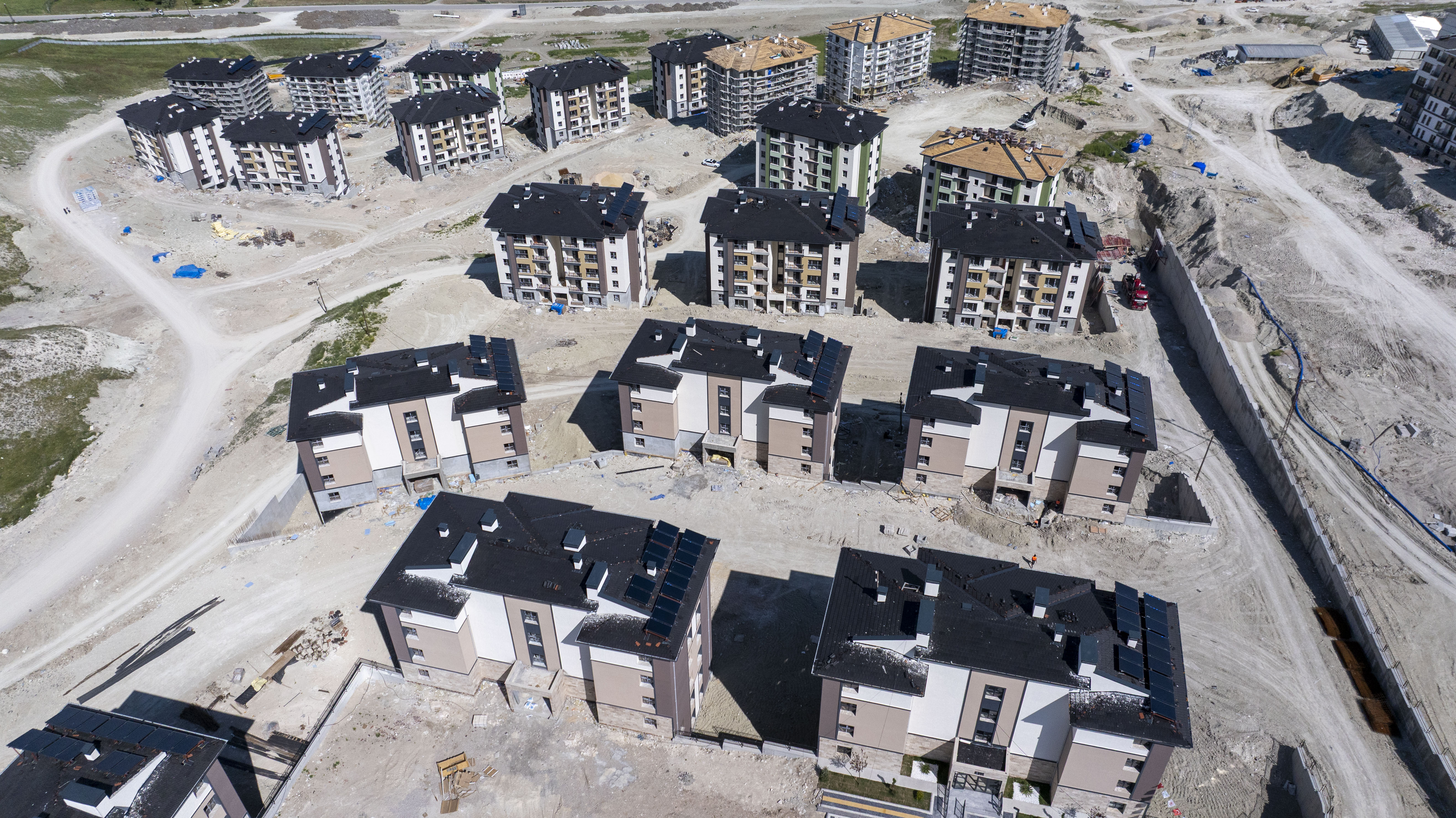 TOKİ 20 bin konut satışı bugün başlıyor. 20 bin konut başvurusu nasıl yapılır, hangi illerde yapılacak? İl il fiyat listesi belli oldu